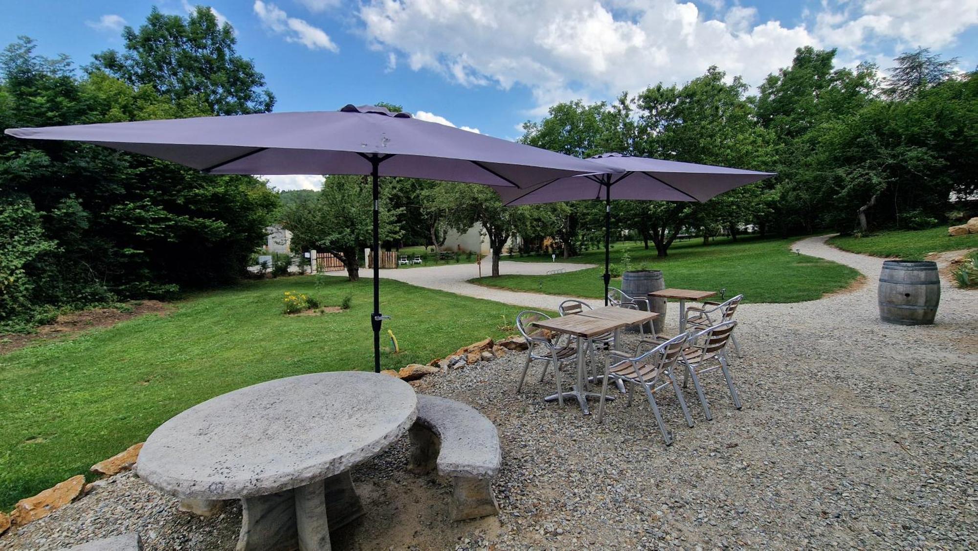 Lodge Tente Les Pommiers Glamping O Rendez-Vous En Demi-Pension Roquefeuil Buitenkant foto